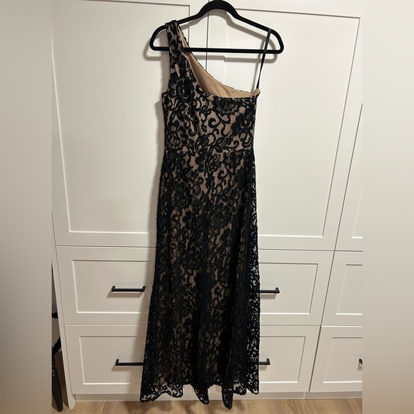 Vivian Diamond Dessy Collection one shoulder lace evening gown - Picture 2 of 4
